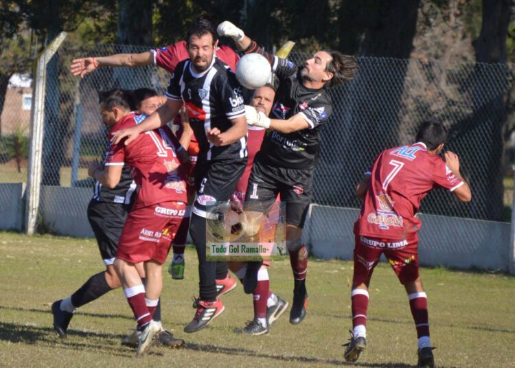 En el Senior Regatas sigue arriba en la +40 y Campo Salles lidera la +50 tras la octava fecha