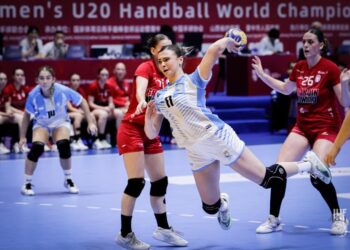 Argentina debutó con un triunfo en la Copa Presidente y la nicoleña Milagros Schneider fue protagonista