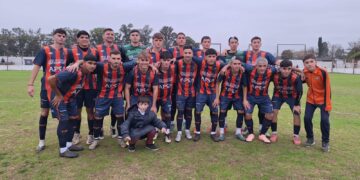 Regatas ganó en Villa Ramallo y se aseguró el primer puesto en el Apertura