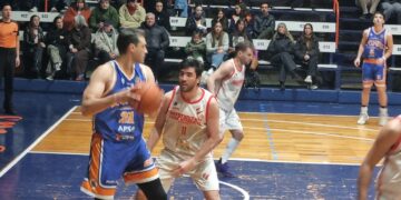 Regatas venció a Independiente de Neuquén y quedó a un triunfo de la próxima fase