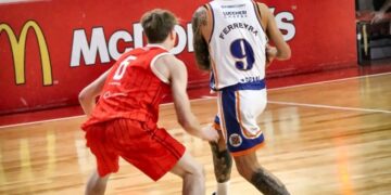 Regatas ganó en Neuquén, eliminó a Independiente y habrá clásico nicoleño en los octavos de final
