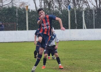 Defensores empató con Escobar y sigue en puestos de clasificación