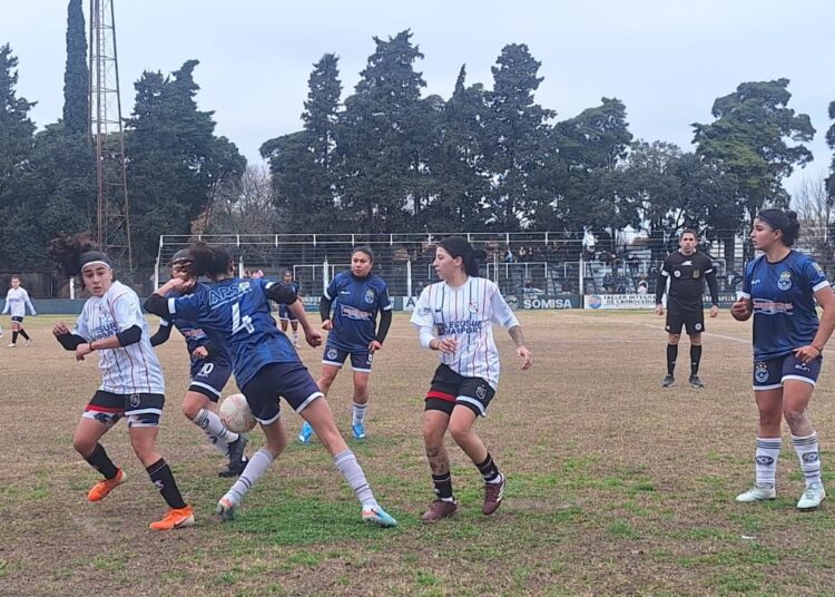 Somisa dio el primer paso y Regatas rescató un empate en las semifinales del Apertura femenino