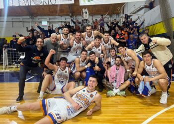 Regatas golpeó primero en Santa Rosa y quedó a un paso de las semifinales