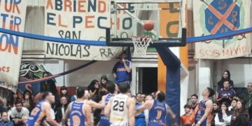 Regatas tuvo una noche para el olvido y la serie quedó igualada