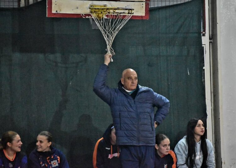 Jorge Acosta: “Queremos que Regatas sea una plaza de básquet femenino a nivel nacional”