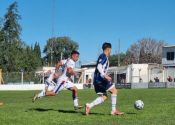 Somisa arrancó el Clausura con un golpe al campeón