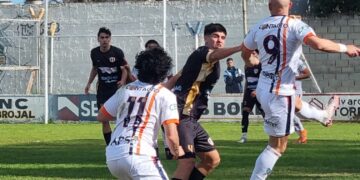 Regatas lo ganó en el final y Raffo se vistió de héroe