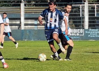 Somisa lo dio vuelta con diez y arrancó el Regional Federal Amateur con una victoria de oro