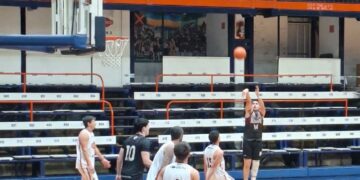 Sacachispas fue contundente y venció a Regatas B