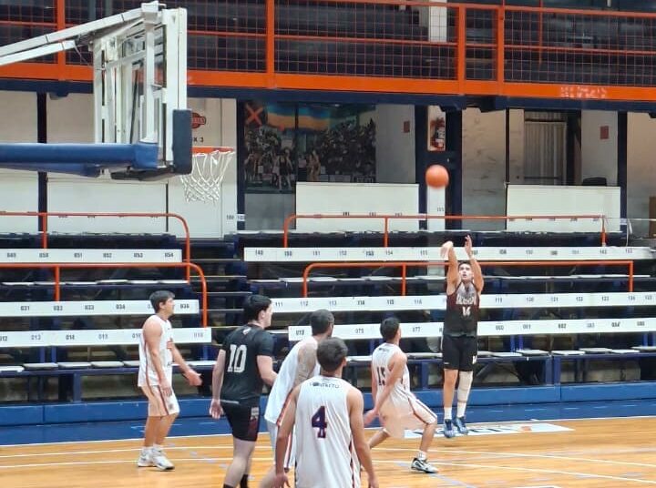 Sacachispas fue contundente y venció a Regatas B