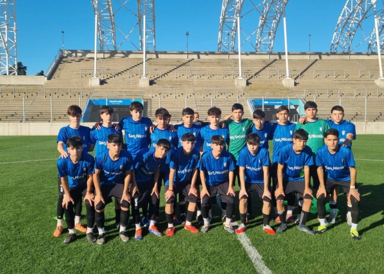 San Nicolás goleó a La Plata en el Sub 15 y quedó como único líder