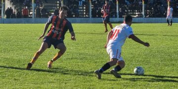 Belgrano y Regatas no se sacaron ventajas en el clásico y Paraná alcanzó la punta