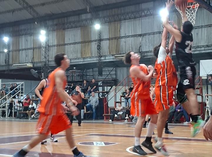 Riberas y Regatas festejaron en Villa Constitución