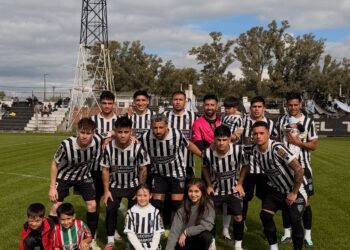 Fútbol local: La Emilia es el líder del Clausura, que se completa este lunes