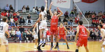 Rocamora y Pergamino Básquet, por su primera victoria en la Liga Argentina