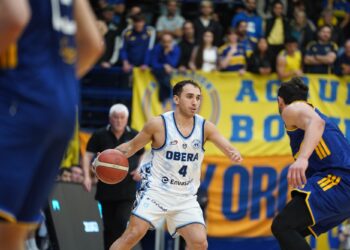 Boca impuso su jerarquía en La Bombonerita y venció a Oberá en el debut