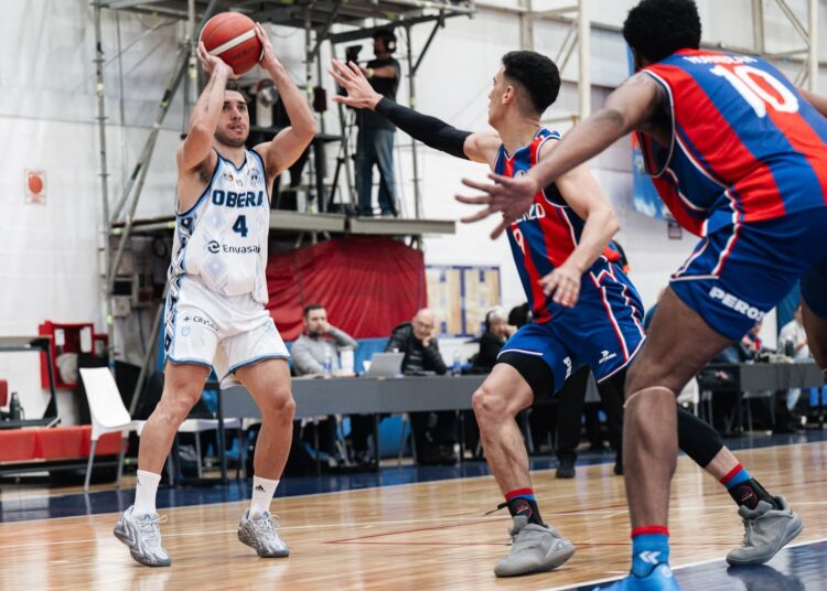 Oberá consiguió su primer triunfo y el nicoleño Víctor Fernández fue protagonista ante San Lorenzo