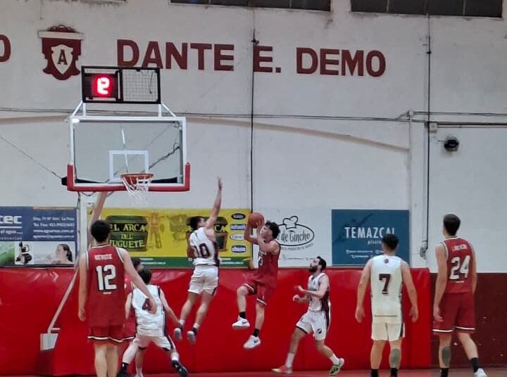 Riberas lo peleó hasta el suplementario, pero Estudiantes se llevó la victoria y Atenas festejó en La Plata ante Sacachispa