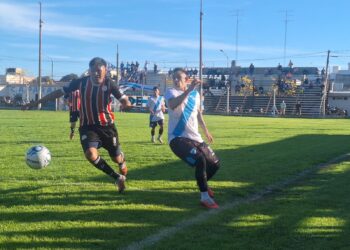 A fuerza de goles, Paraná clasificó
