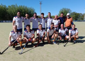 Regatas goleó a Old Resian y celebró en Primera Caballeros