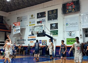Regatas mantuvo la racha en La Ribera y sumó su tercer éxito de pretemporada