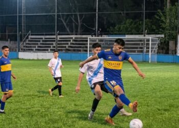 Paraná goleó a Independencia y quedó cerca de la clasificación