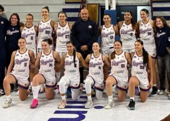Regatas mostró carácter en su debut, pero Náutico fue contundente