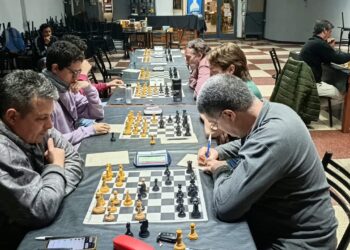 Dante Bernal y Ariel Pereyra lideran el Abierto Paralelo de ajedrez “Luis Duin”