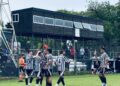 La Emilia goleó a San Martín y sigue firme en la cima del Torneo Clausura