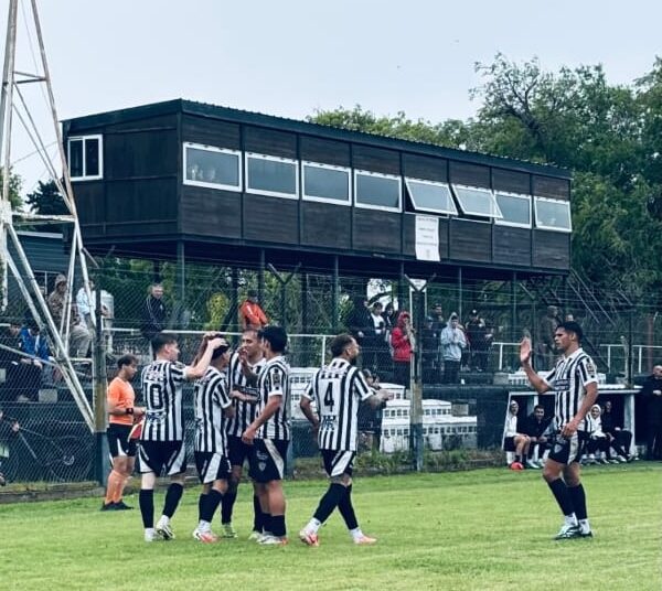 La Emilia goleó a San Martín y sigue firme en la cima del Torneo Clausura