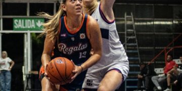 Regatas consiguió su primer triunfo en la Liga Femenina: festejó ante Náutico en La Ribera